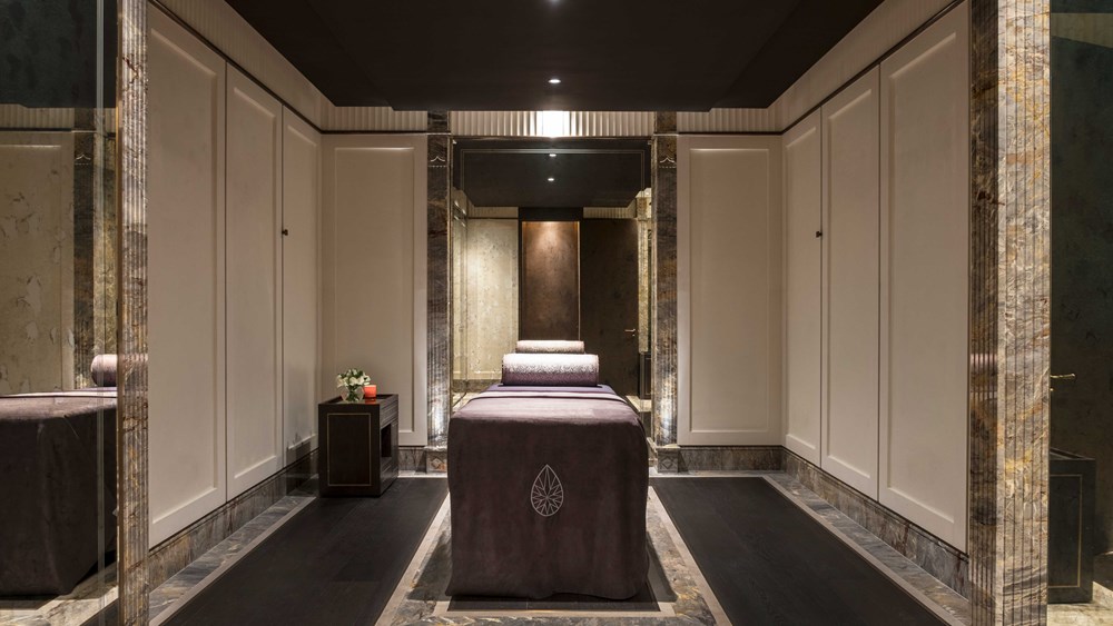 Full Body Massage with Club & Spa Day Pass for One