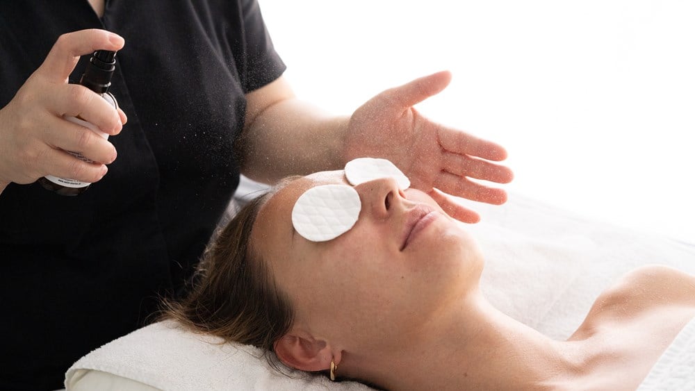 HERBAL REFRESH TREATMENT (60 MINUTES)