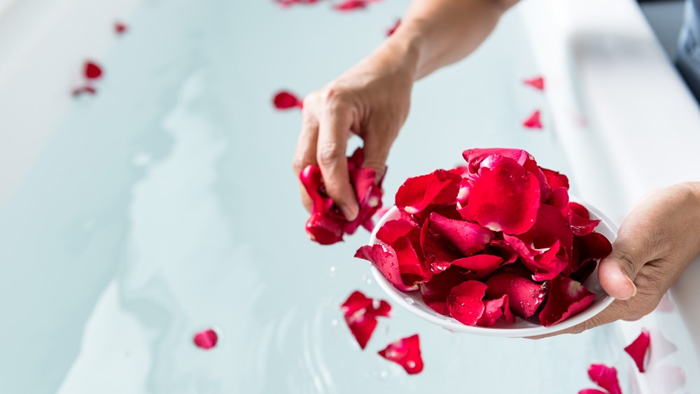 ROMANTIC BATH FOR COUPLES