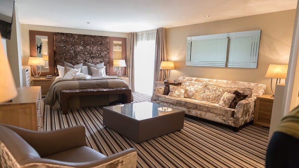 Ingliston Hotel and Country Club Sparkling Overnight Stay in our