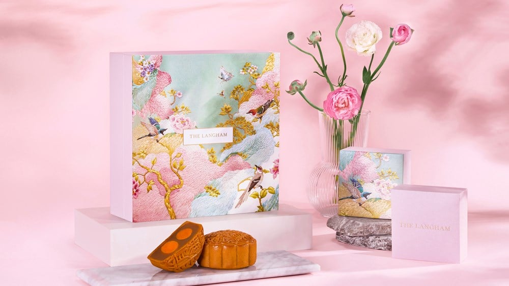 White Lotus Seed Paste with Double Egg Yolks Mooncakes (4 pieces)
