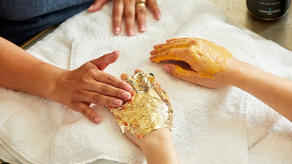 24-Carat Pure Gold Manicure by L'Atelier Green