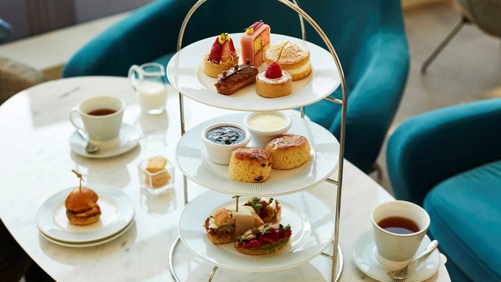 Bubbly Afternoon Tea For Two At Pearl Lounge