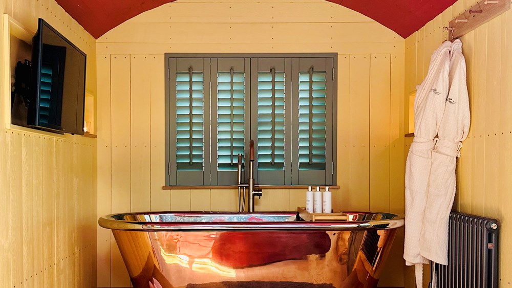 Woodland Suite One Night Stay & Hamper
