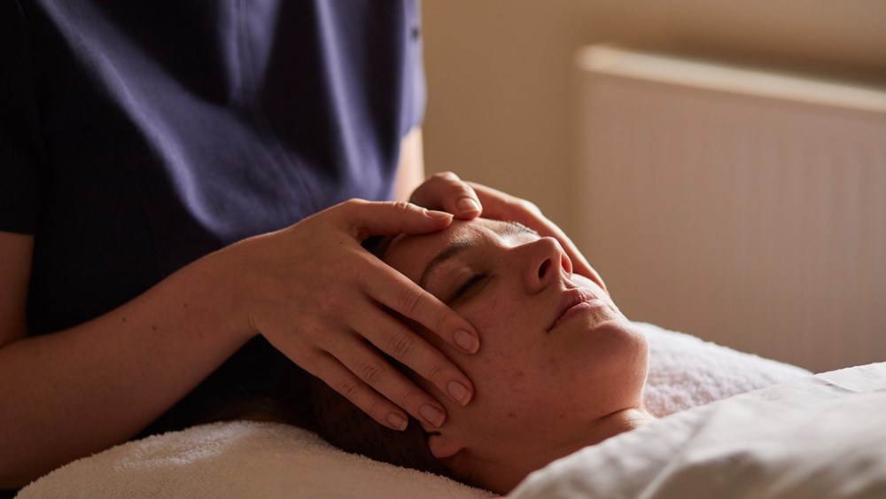 Boosted Signet Facial
