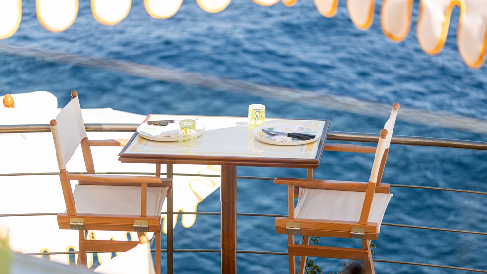 Lunch or dinner at a-Ma-Re Capri for two people
